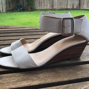 3/$15 - Nine West Sandal size 9